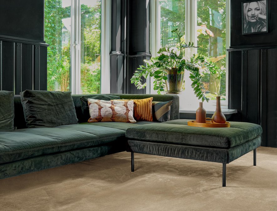Luxury carpets for designers, architects & homes. Silk-effect, wool & flat weaves. Bespoke rugs & free samples. Ideal for residential & commercial spaces.