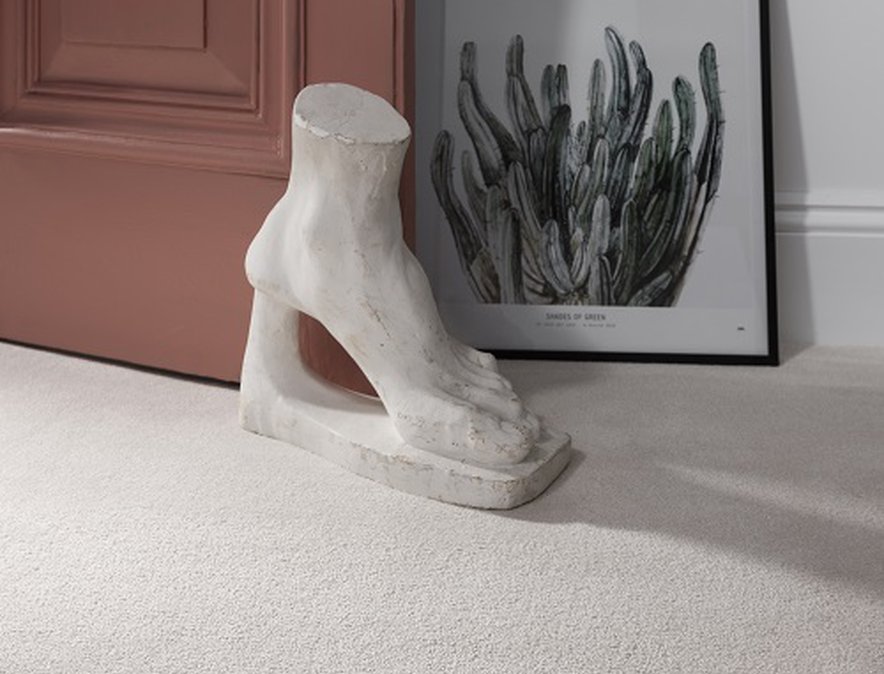 The Elements London Wall Street collection is a luxurious cut pile Teksilk carpet that outperform other fibres of its kind for both durability and maintenance, whilst looking and feeling luxurious.